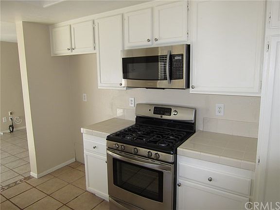 5th image of 39325 Medina Ct