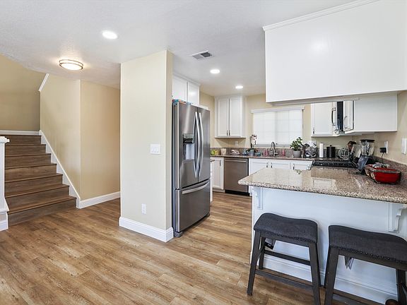 5th image of 506 Conejo Ct