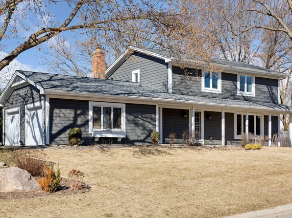 3205 Fountain Ln N, Plymouth, MN 55447