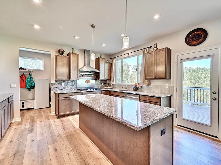Lots of Counter Space & Storage