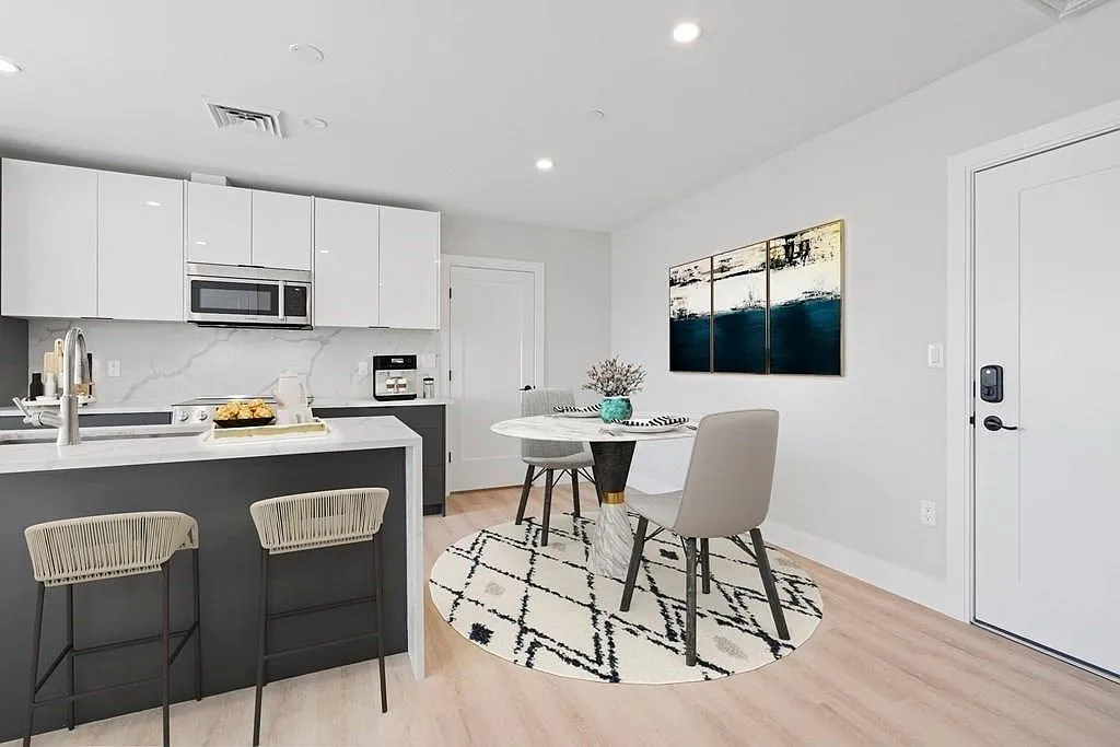 2 bed, 1281 sqft, $3,000 — Photo 2