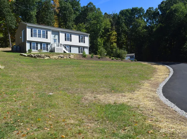 9 Tree Top Road, Ellington, CT 06029