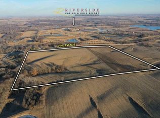 Vine Ave, Riverside, IA 52327