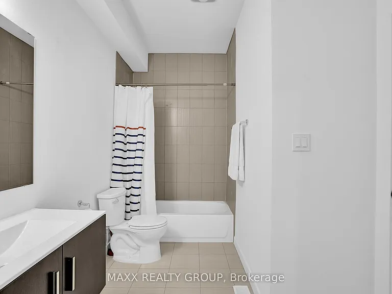 352 Alberta St — Photo 10