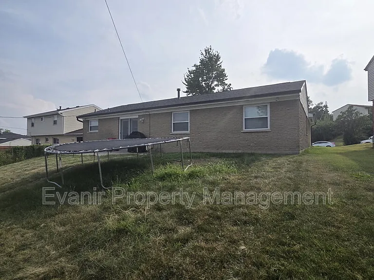 11884 Hamden Dr — Photo 28