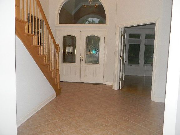3rd image of 804 W Willow St