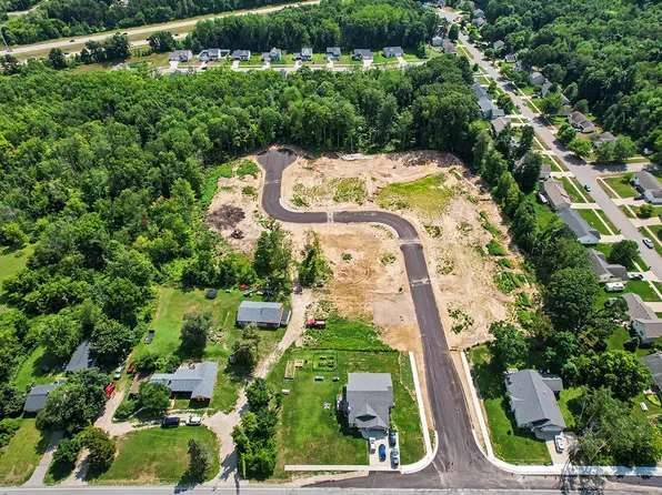 5901 Torres Dr NW, Comstock Park, MI 49321