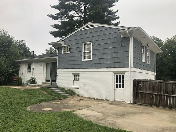 3rd image of 2516 Hermitage Way