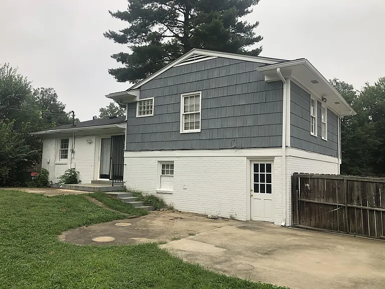 2516 Hermitage Way — Photo 3