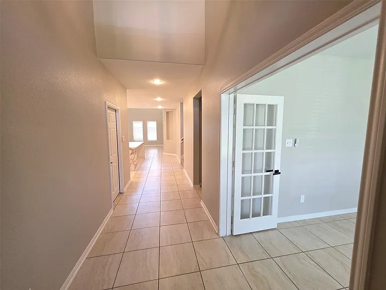 4427 Garden Ridge Ct — Photo 3