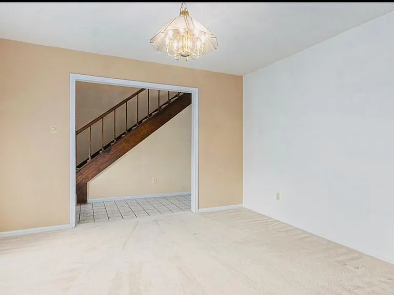 15014 Hollydale Dr — Photo 11