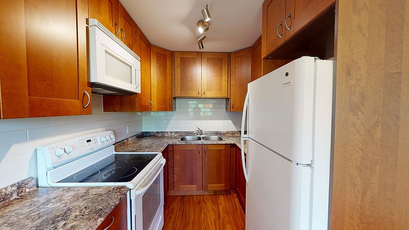 Calgary Townhouse for rent - 3 Bedrooms — photo 3