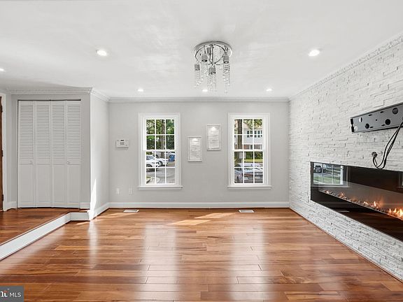 5th image of 8562 Tyrolean Way