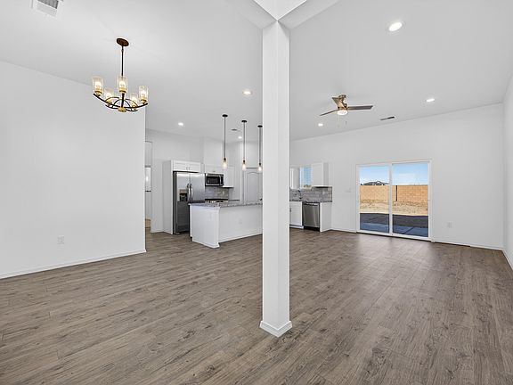 4th image of 975 Night Sky Ave NE