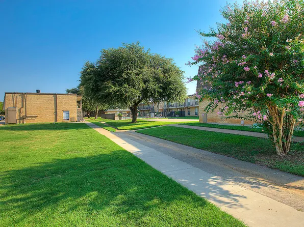 Bear Creek Apartments