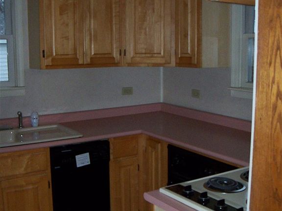 2nd image of 1221 Loeser Ave