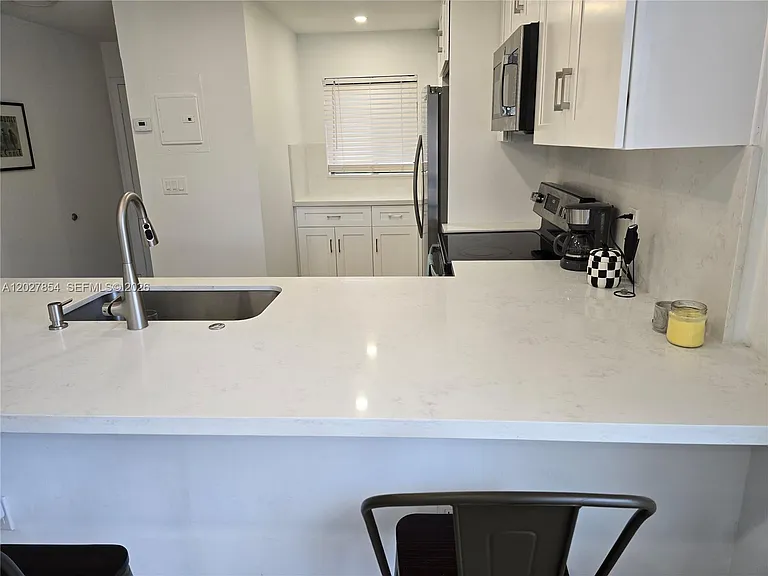 2514 Taylor St #10 — Photo 3