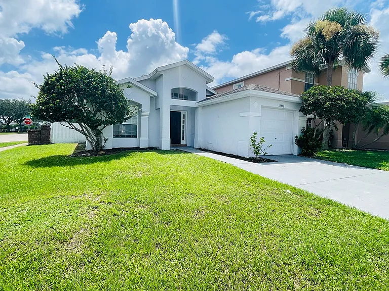 13403 Greenpointe Dr — Photo 1