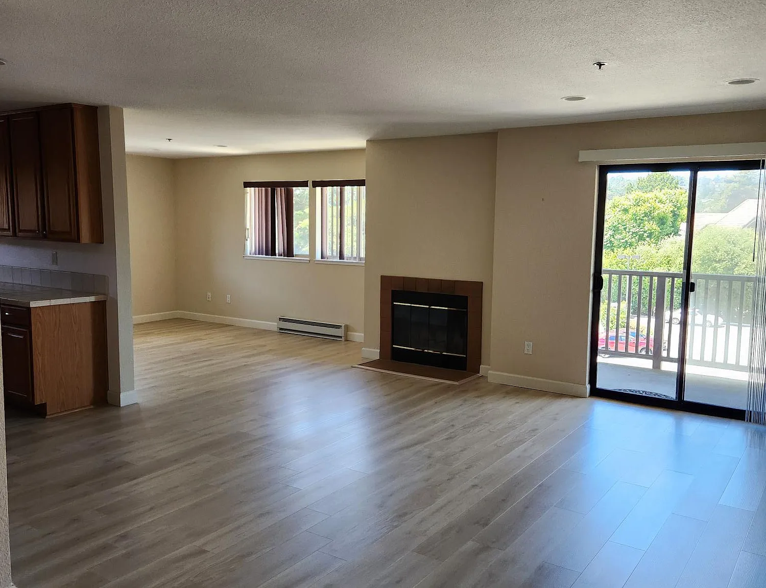 2 bed, 1.5 bath, 1306 sqft, $3,495 — Photo 2