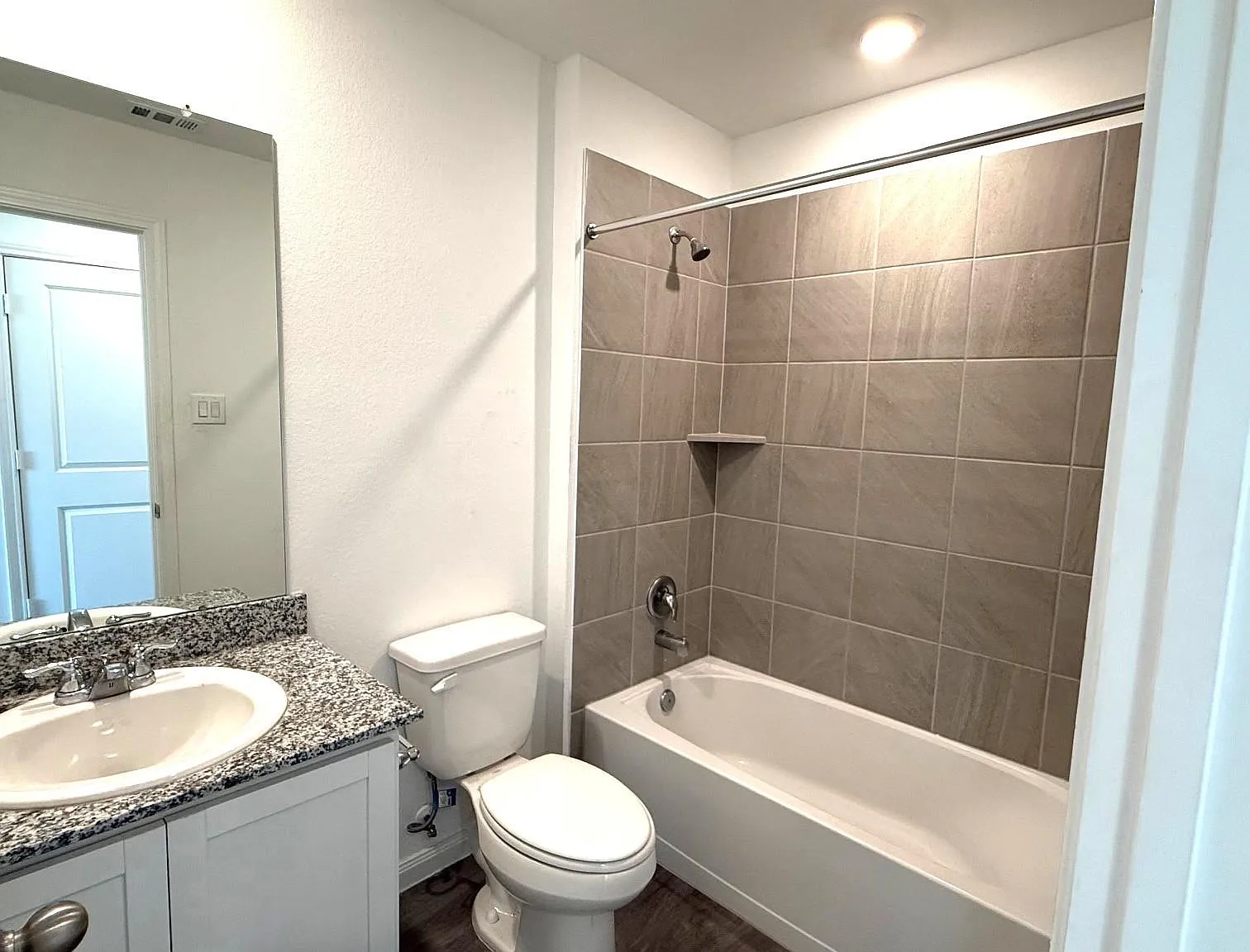 3 bed, 2.0 bath, 1023 sqft, $1,395 — Photo 4