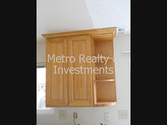 5th image of 2510 Marina Blvd
