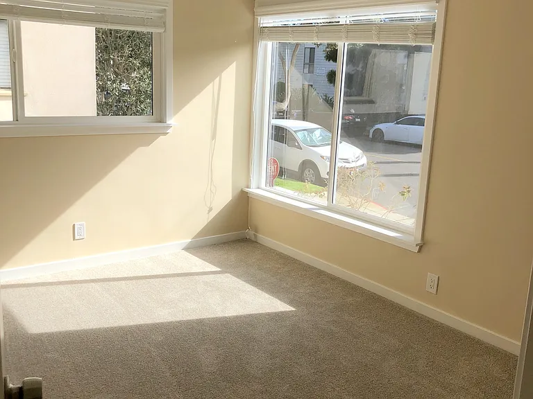 419 Avenue G — Photo 8