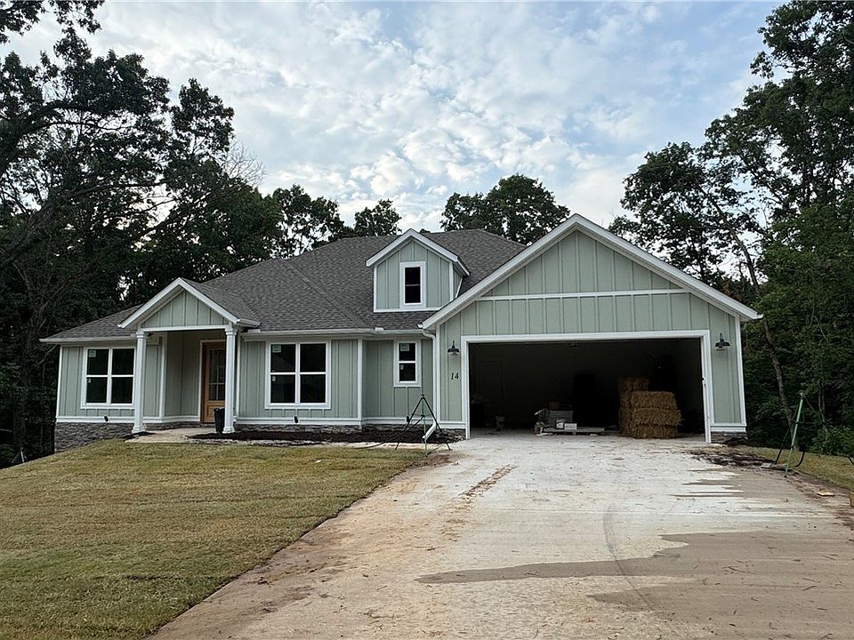 1st image of 14 Ingleborough Dr