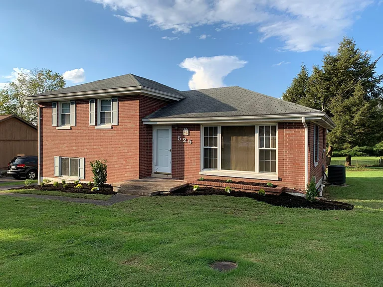 525 Jean Dr — Photo 2