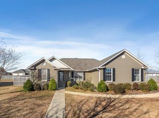 107 Powder Horn Dr, Midland City, AL 36350