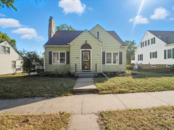 816 College St, Cedar Falls, IA 50613