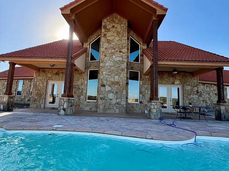 8256 S US Highway 183 — Photo 12