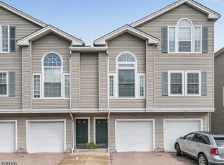 11 Witherspoon Ct, Morristown, NJ 07960