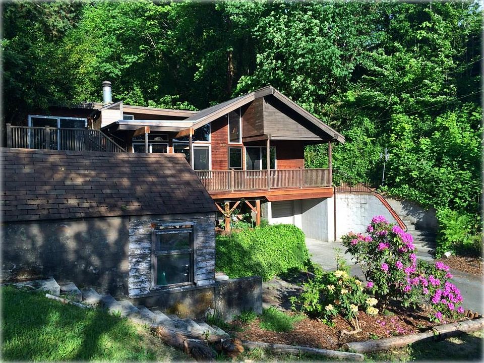 1st image of 1600 E Bay Dr NE