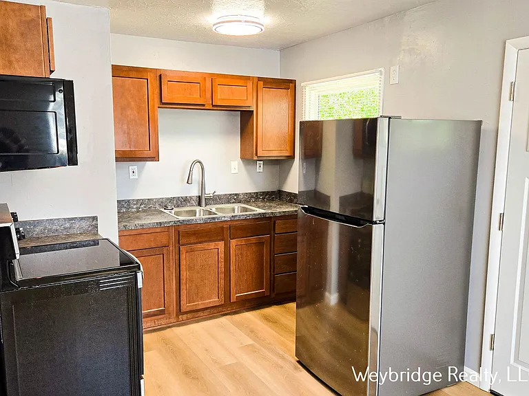 4652 Ashtree Dr — Photo 2