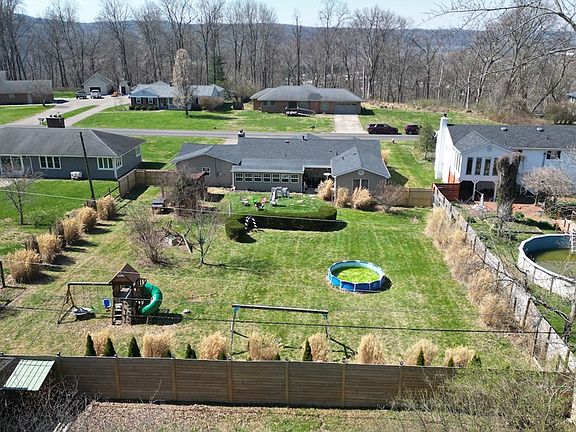 4th image of 5 Shawnee Dr