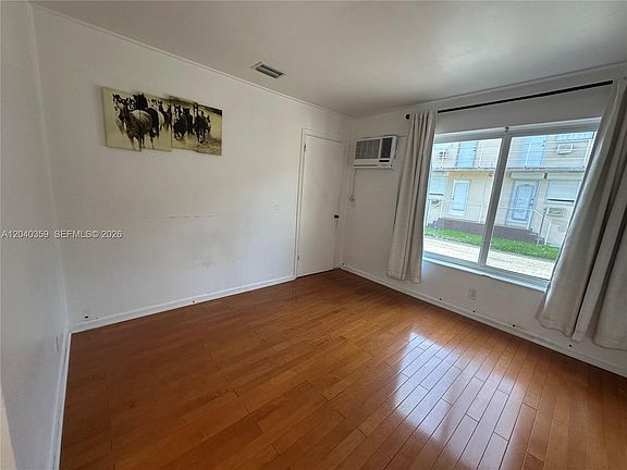 2nd image of 819 NE 8th St #2
