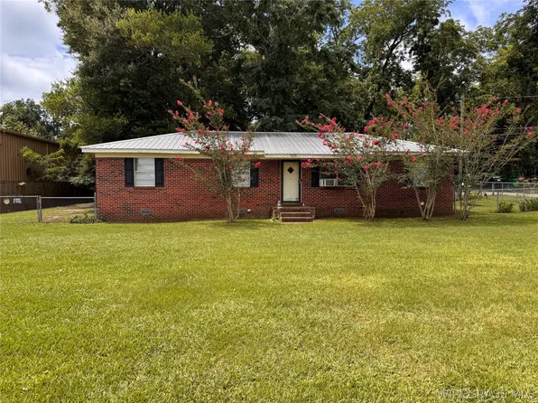 1175 Brundidge St, Clio, AL 36017