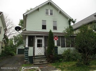 32 Glenwood Rd, Menands, NY 12204