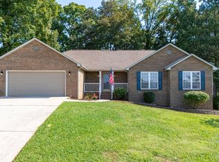 950 Dunkirk Dr, Maryville, TN 37801