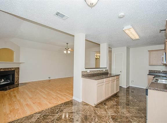 5th image of 222 Pinecrest Dr