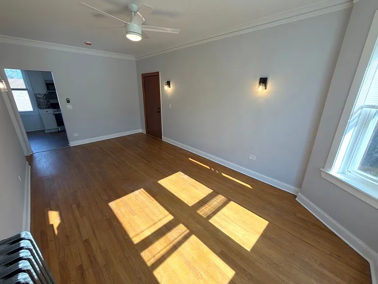 4824 W Addison St — Photo 38