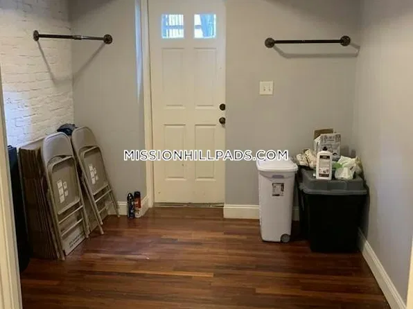 1 Wigglesworth St #1, Boston, MA 02120