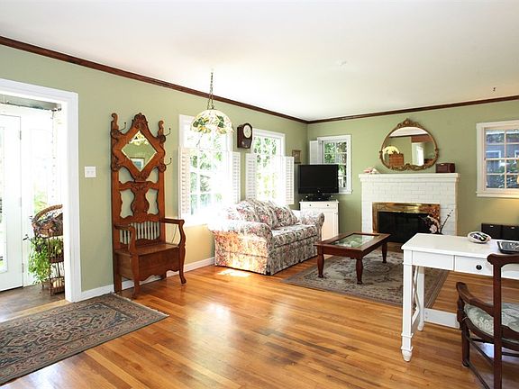 3rd image of 465 Oconnor St