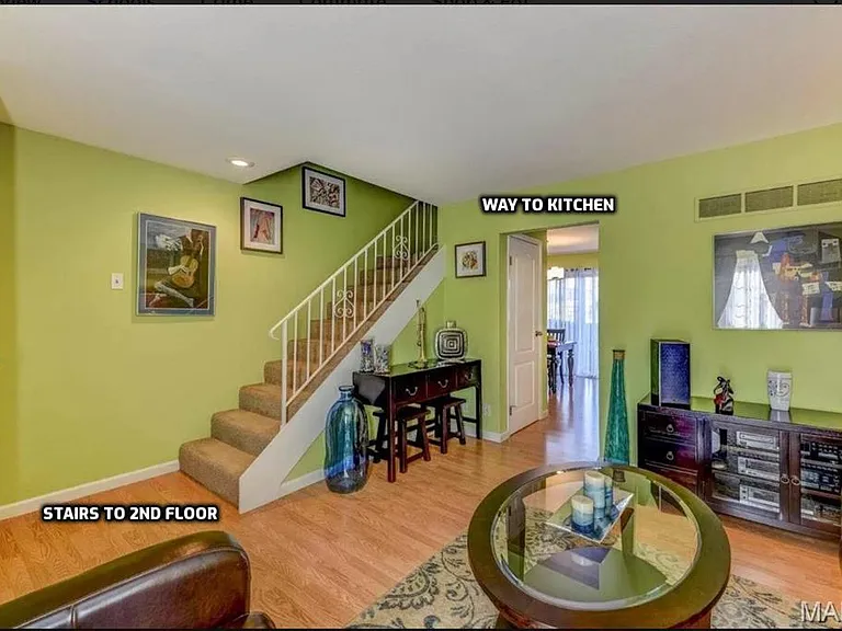 1210 Clarkson Ct #1210 — Photo 4