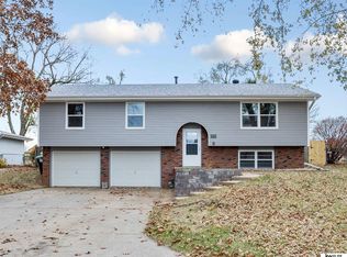 7521 Hartman Ave, Omaha, NE 68134