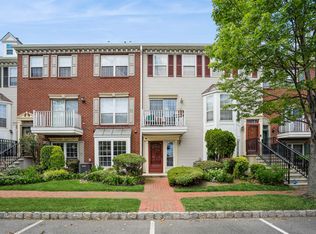 16 Cypress St, Jersey City, NJ 07305