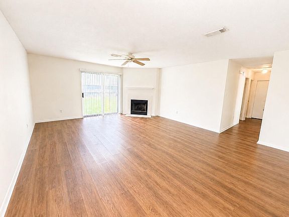 2nd image of 18023 Lago Forest Dr