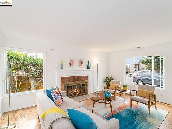 4th image of 560 42nd St