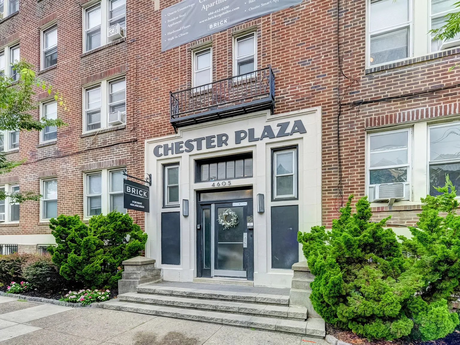 Chester Plaza — Photo 1