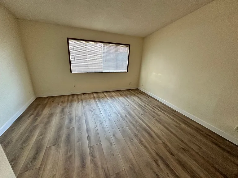 5050 Leo St — Photo 10